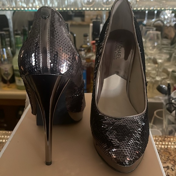 Micheal Kors Sequin Pumps. Size 11 - Picture 2 of 7